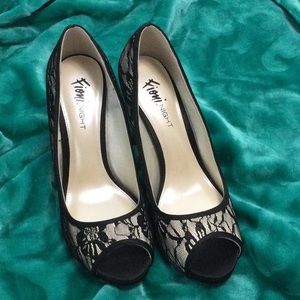 Fiona night Black laced 4” heels size 8.5